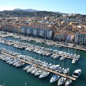 Le Cabanon H24,cosy,port,plage,wifi,netflix , La Seyne-sur-Mer France